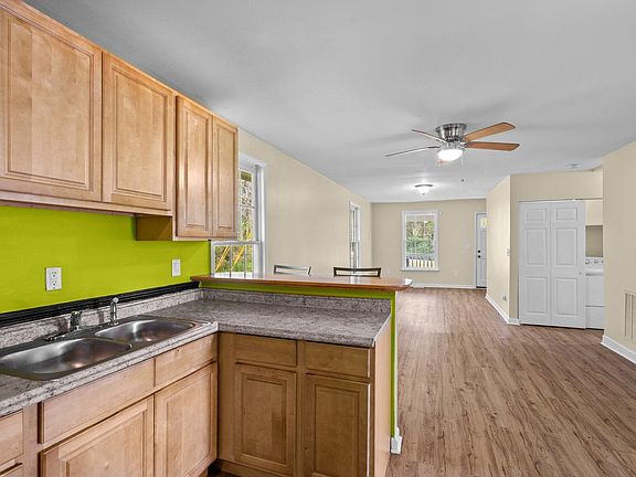 5th image of 311 Warren St