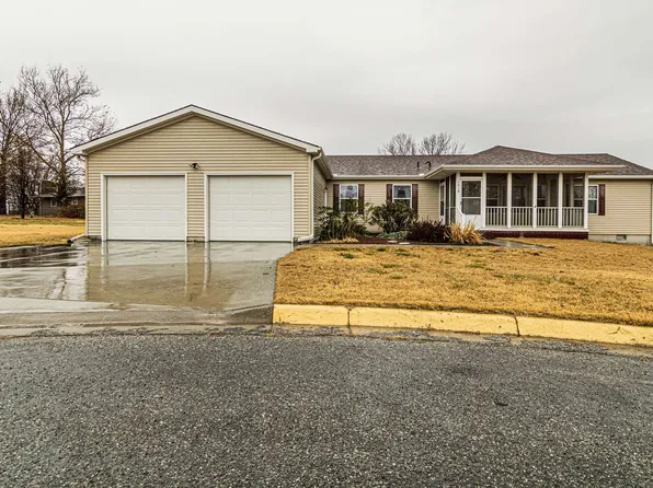 1018 Bayview Cir, Milford, KS 66514
