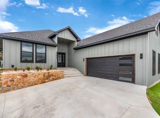 2201 Christine Dr, Granbury, TX 76048