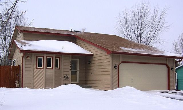 Quiet Street Near Park, Shopping and Major Roads