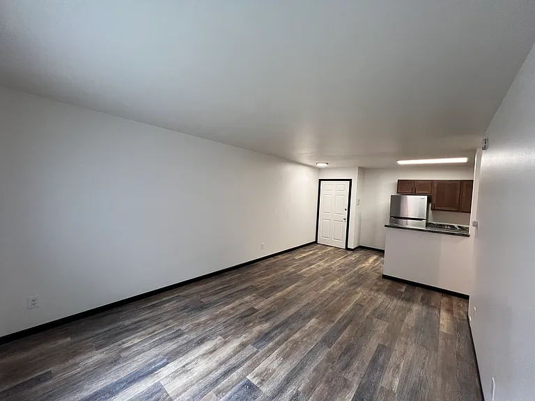 2306 Badger Pkwy #6 — Photo 3