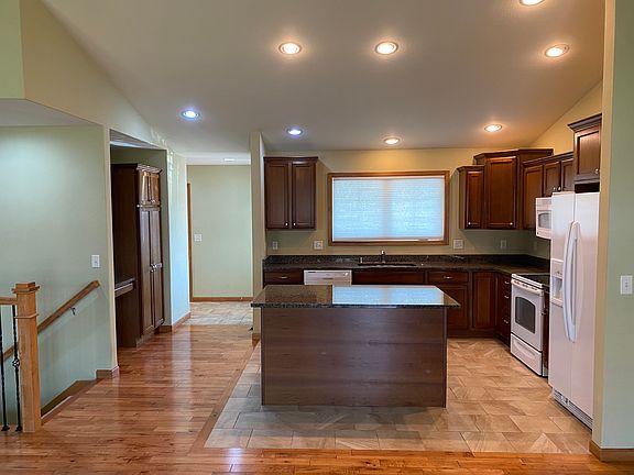 5th image of 1319 Pinecrest Ln