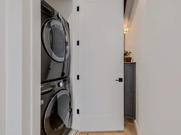 1242 Yates St #2 — Photo 19