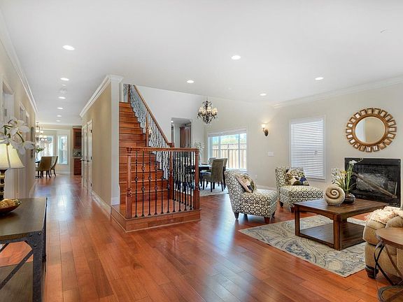 3rd image of 808 Tamarack Ln