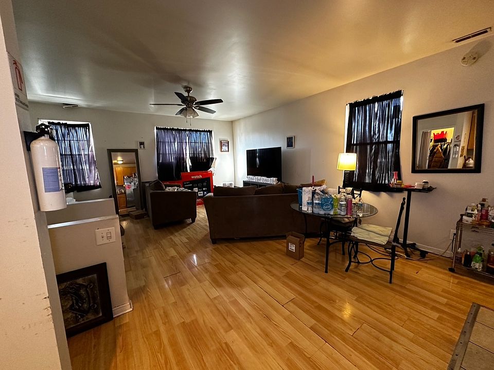 2nd image of 7049 S Dante Ave