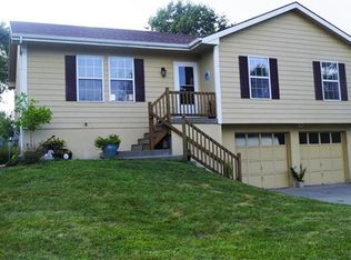 708 N Jesse St, Kearney, MO 64060