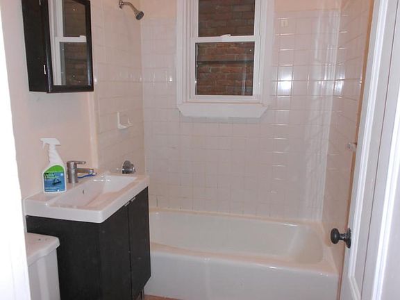 4th image of 71 School St #2