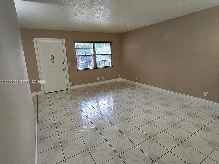 13500 SW 1st St #204U — Photo 3