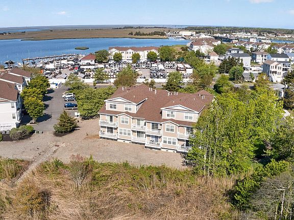2nd image of 83 Windjammer Dr #83