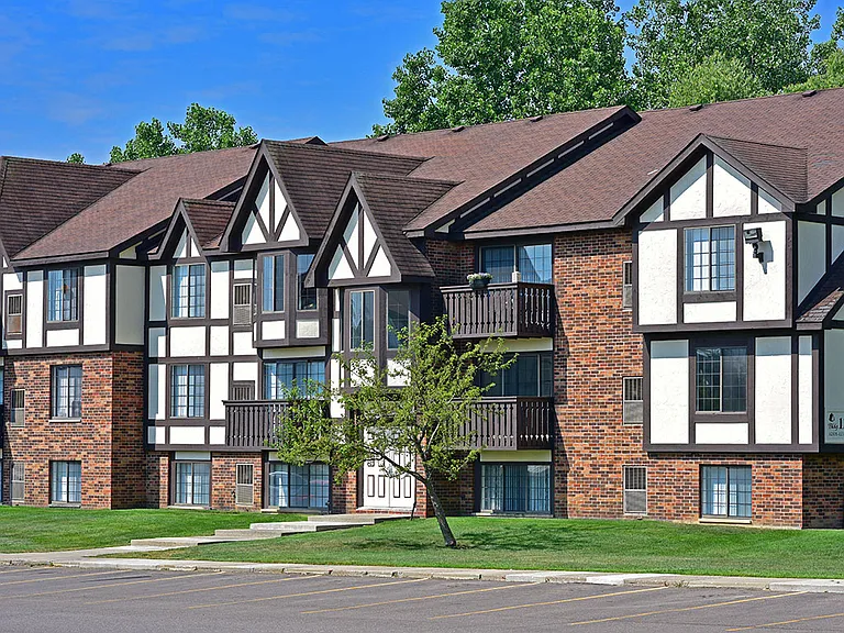 Thornridge Apartments — Photo 14