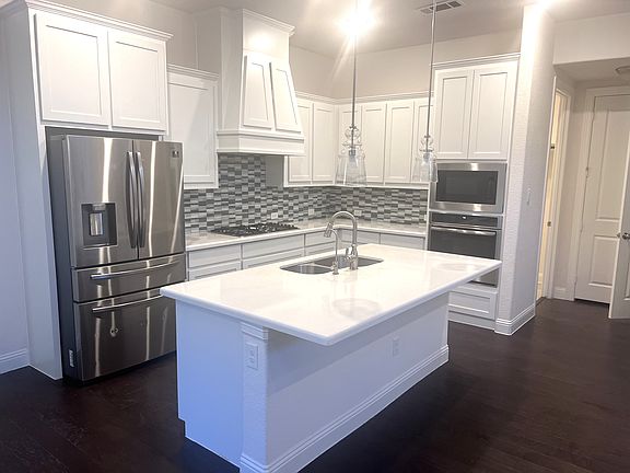 5th image of 3647 Sevilla Dr