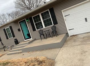 419 N Seminole Dr, Independence, MO 64056