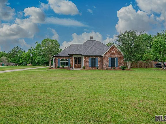 2nd image of 10115 Meadow Ln