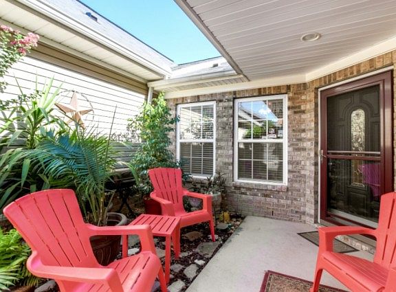 5th image of 395 Devon Chase Hl Unit 3903