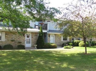 1041 Prairie Dr, Racine, WI 53406