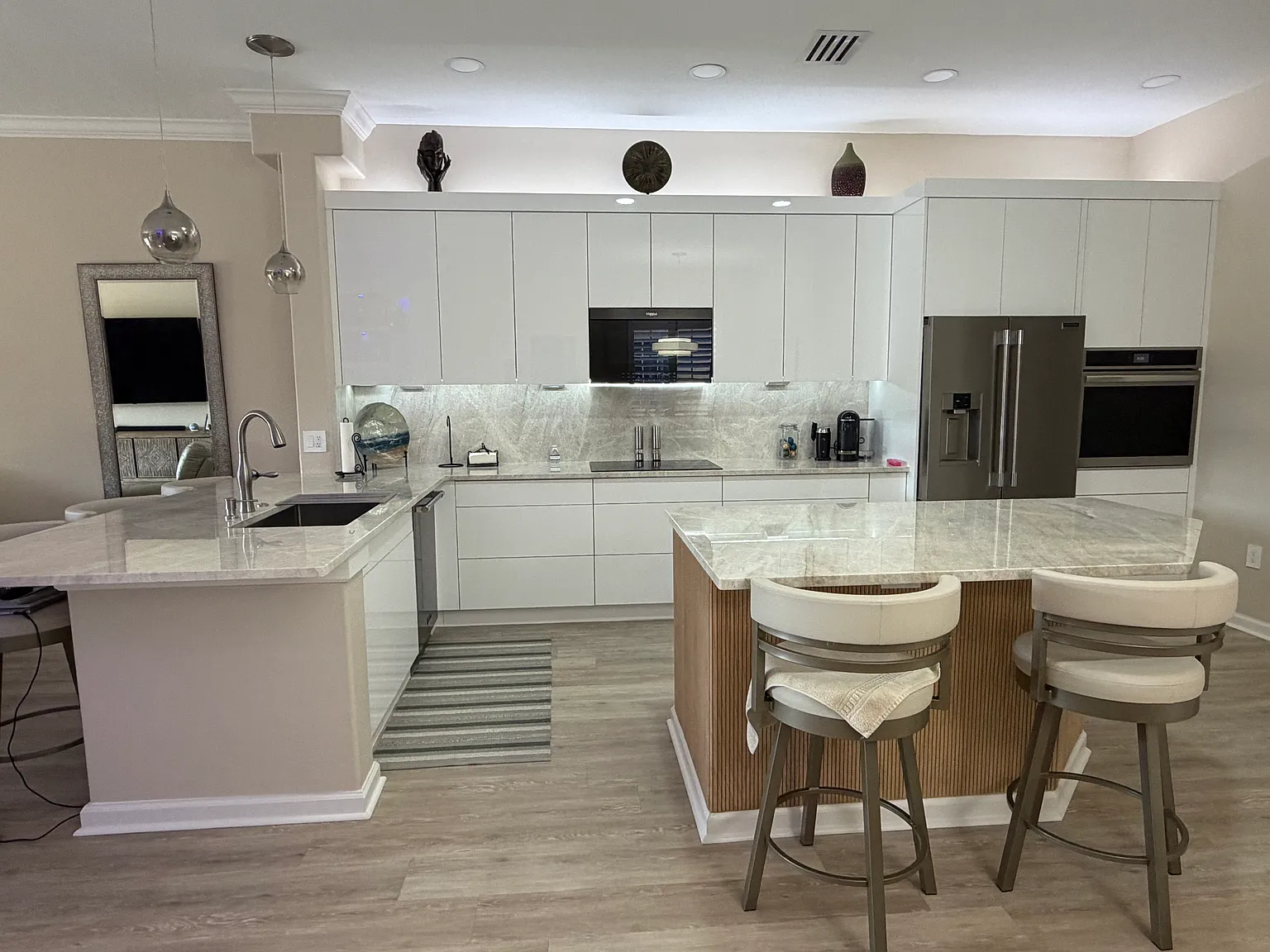 3 bed, 1872 sqft, $7,500 — Photo 3