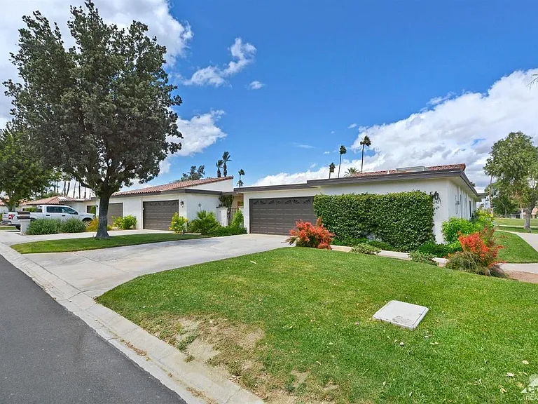 142 Avenida Las Palmas — Photo 3