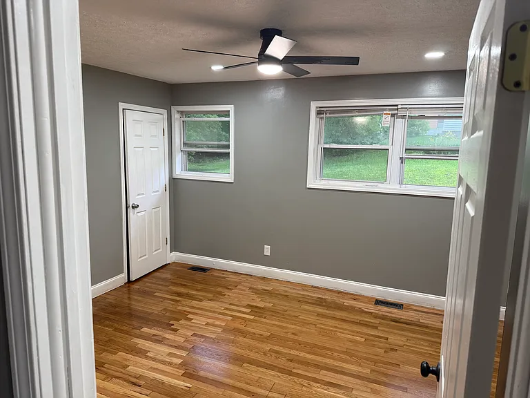 110 Birchwood Rd — Photo 8
