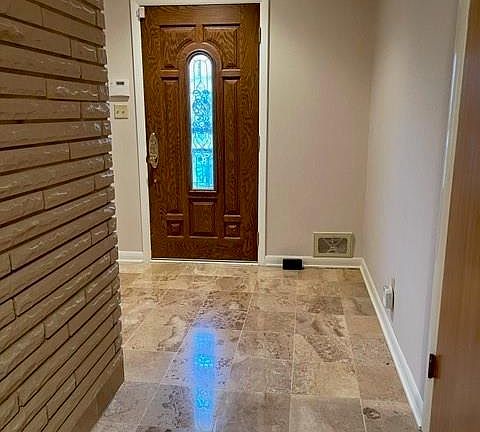 2nd image of 3889 Seiber Ave