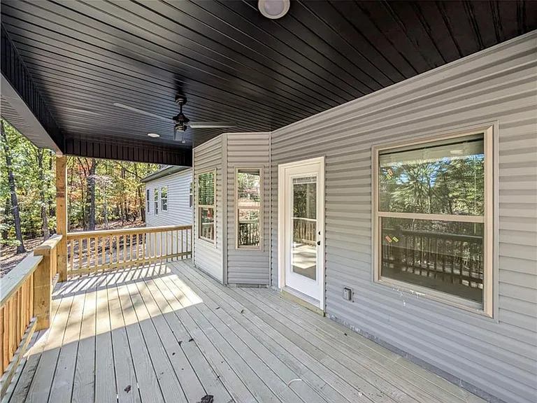 100 Selkirk Dr — Photo 22