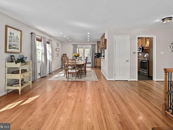 5th image of 8434 Cherry Valley Ln