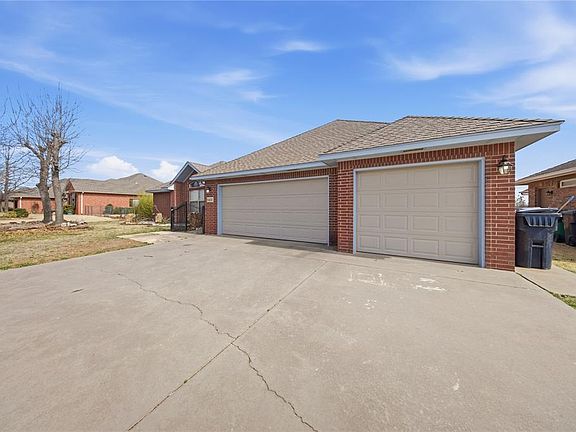 2nd image of 6408 Sandlewood Dr