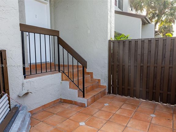 5th image of 10000 NW 9th Street Cir APT 21