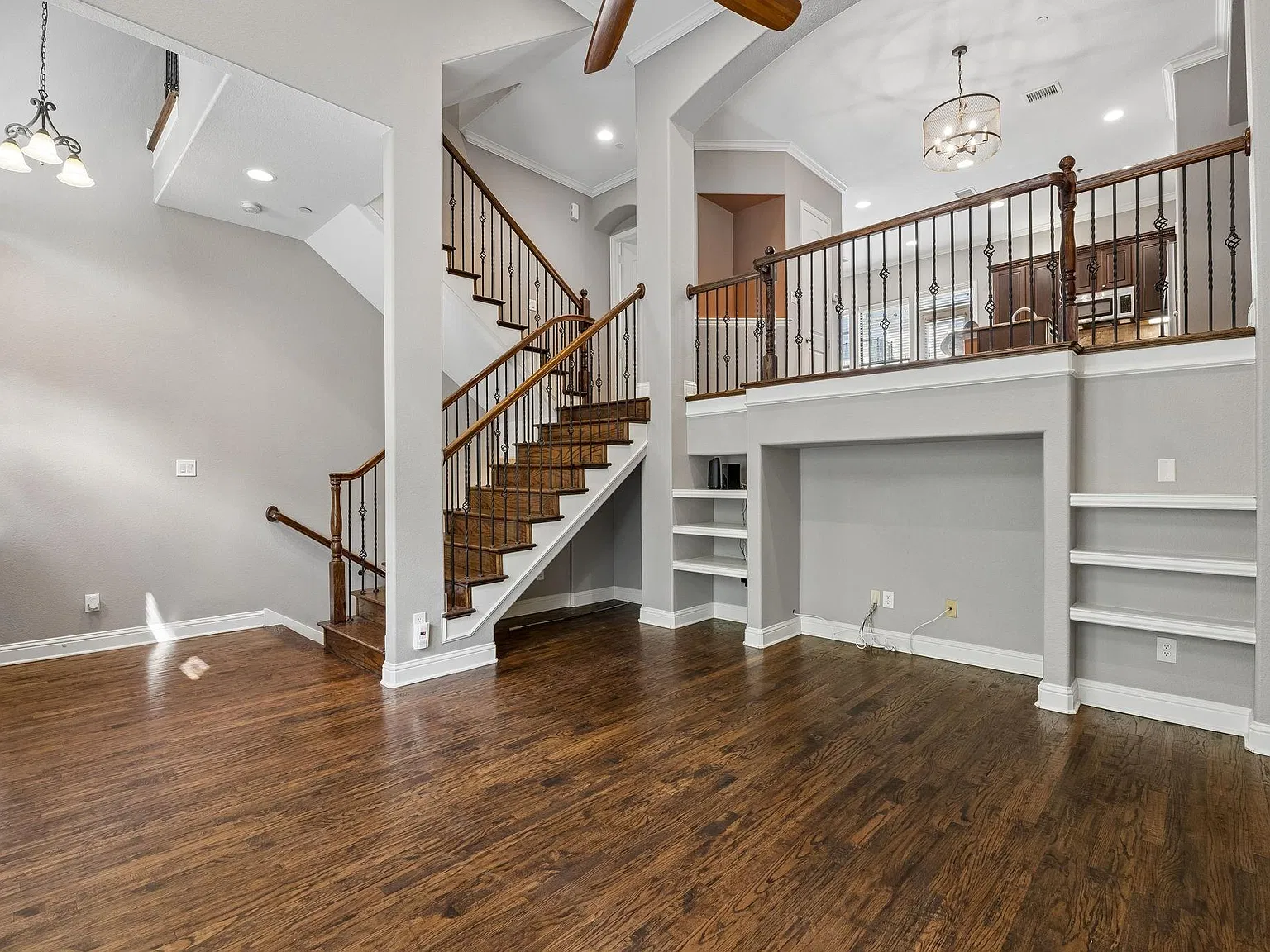3 bed, 2.5 bath, 1796 sqft, $2,795 — Photo 2
