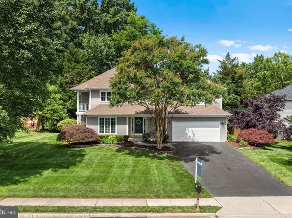 8924 Cross Chase Cir, Lorton, VA 22079