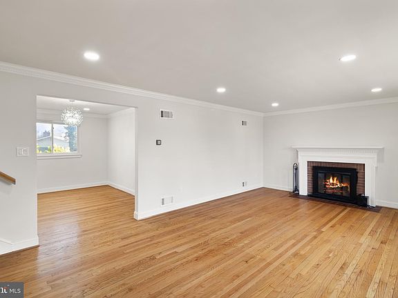 2nd image of 6812 Westchester Ct