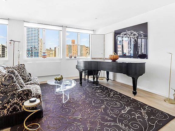 2nd image of 101 W 87th St APT 1015
