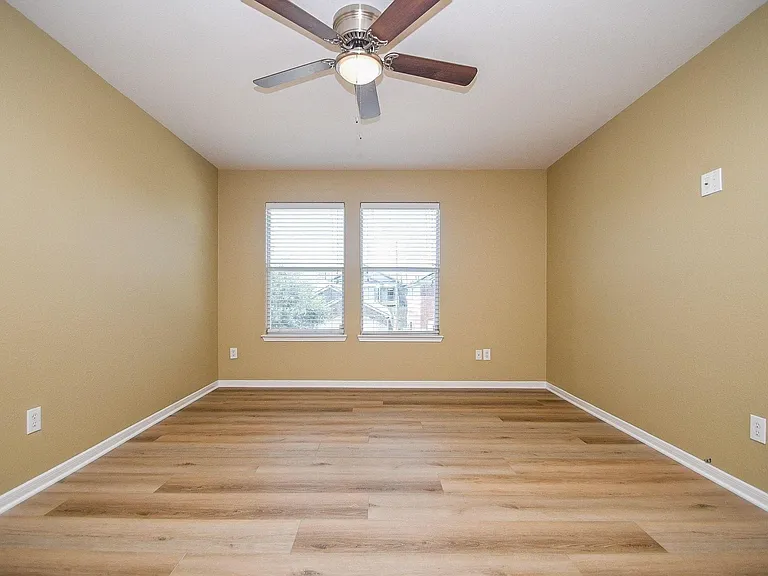 402 New Hope Ln — Photo 21