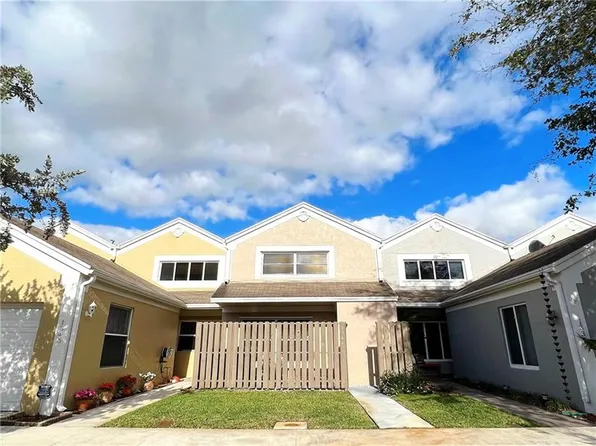 1341 NW 123rd Ter, Pembroke Pines, FL 33026