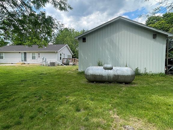4th image of 48261 Roy Ct