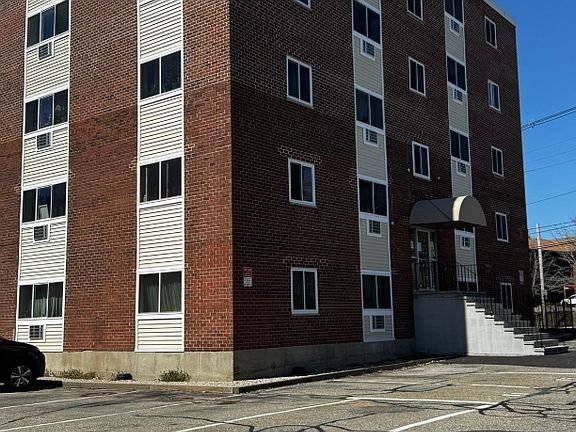 2nd image of 215 Winter St APT 4N