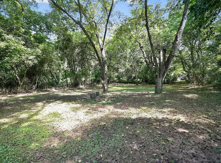 1455 E Broad St — Photo 10