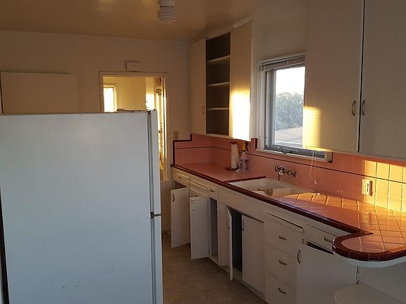 4th image of 7043 S La Cienega Blvd