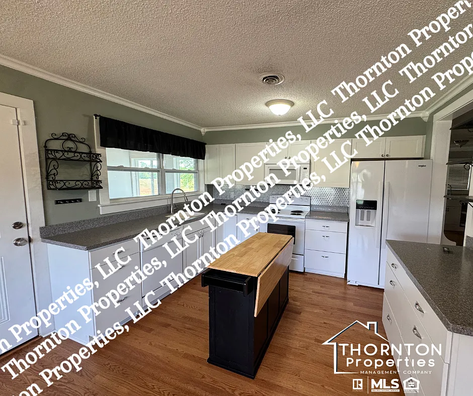 4 bed, 1878 sqft, $2,000 — Photo 2
