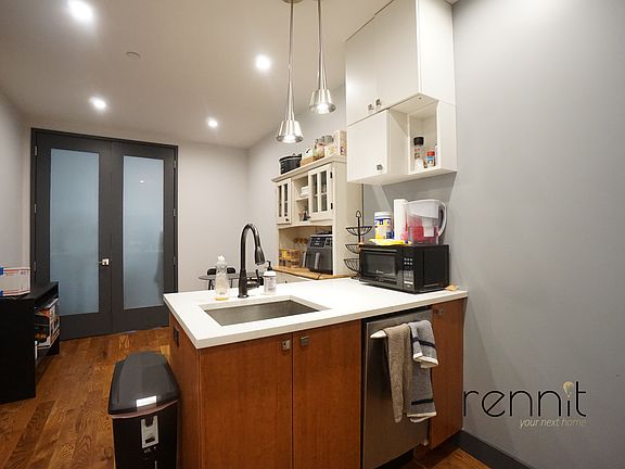 2nd image of 174 Knickerbocker Ave #1L