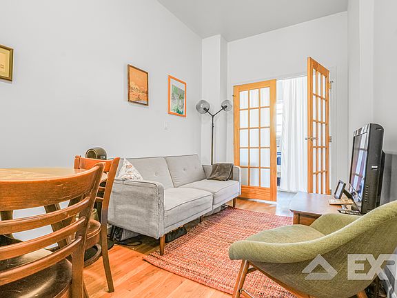 3rd image of 864 Metropolitan Ave #2A