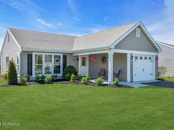 52 Mansfield Avenue, Manchester, NJ 08759