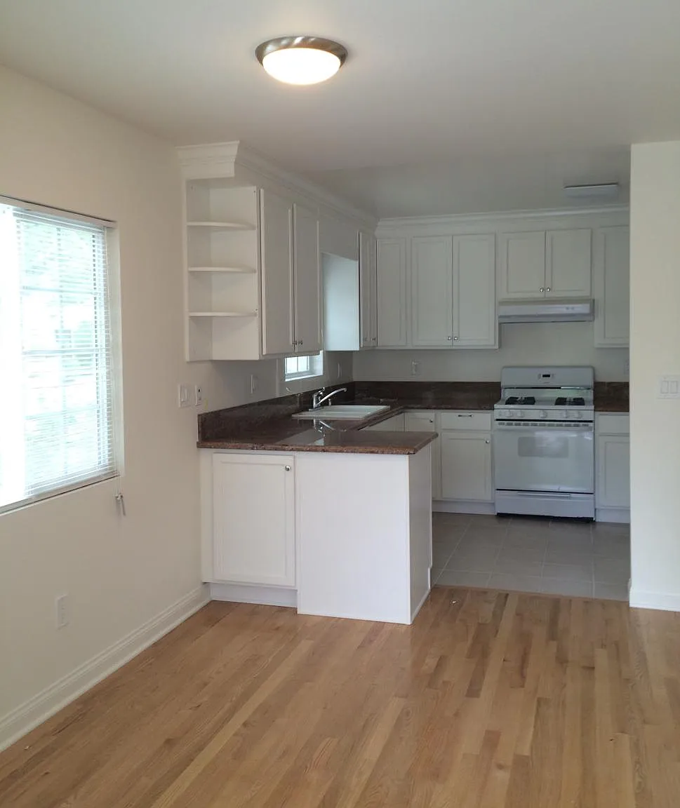 2 bed, 840 sqft, $4,075 — Photo 3