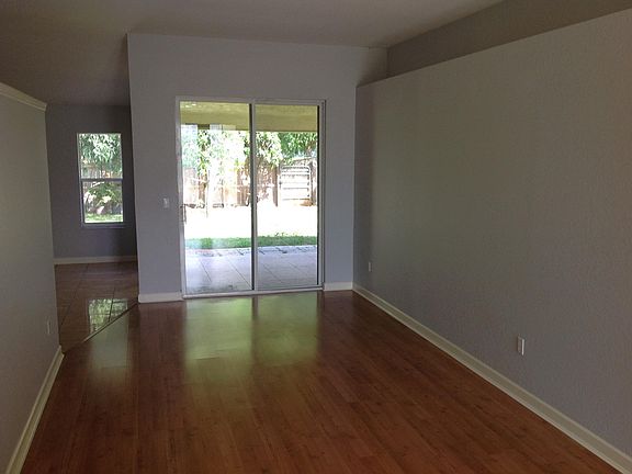 5th image of 709 NW Macedo Blvd