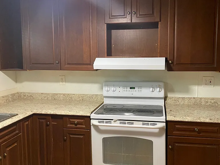 16401 Palm Beach Blvd — Photo 6