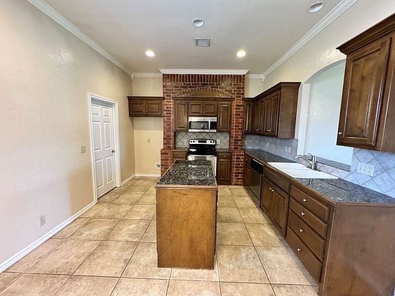 4th image of 315 Butterfield Trl