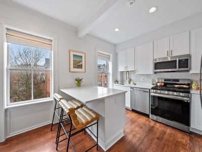 9 Hanson St APT 3, Boston, MA, 02118