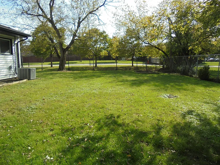 408 Sunset Ln — Photo 17