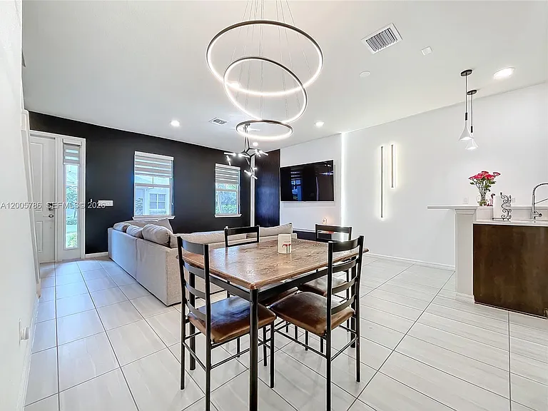 5040 Eucalyptus Dr #2 — Photo 15