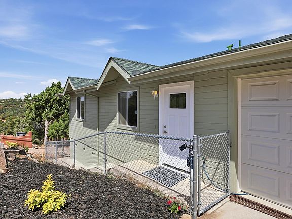3rd image of 112 E Ridge Ln