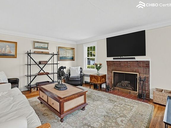3rd image of 20 Canterbury Rd